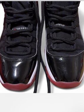 JORDAN 11 RETRO BREDS